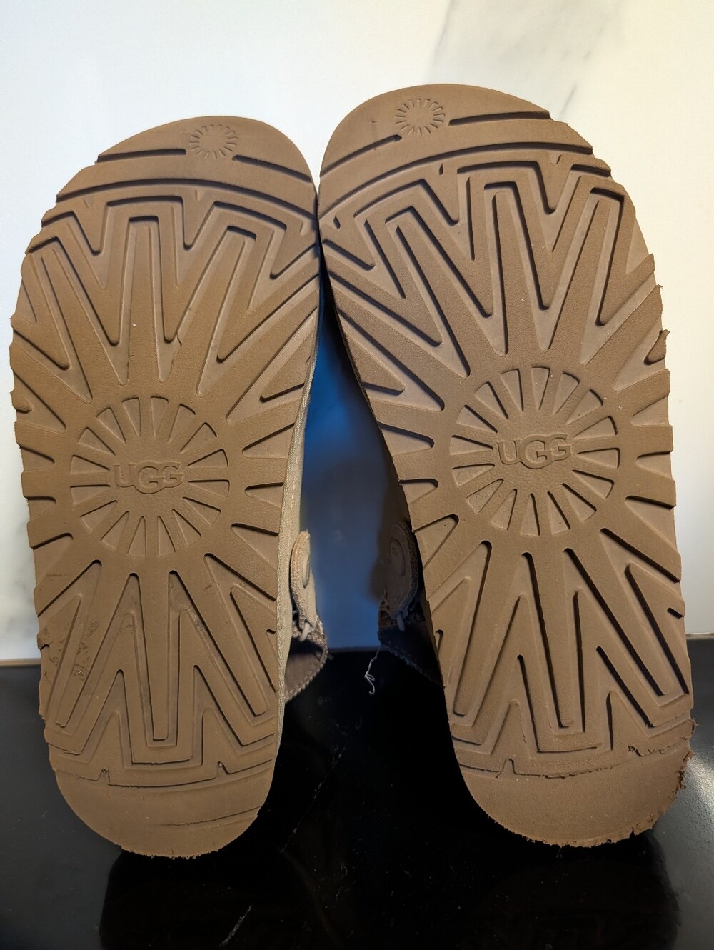 UGG Goldenstar UGGbraid Clog Chestnut  Slip-Ons Size 8 Used Great - Picture 9 of 13
